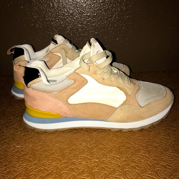 ShuShop 🏃♀️Parker Peach Sneaker🙋🏼♀️ - Picture 1 of 8